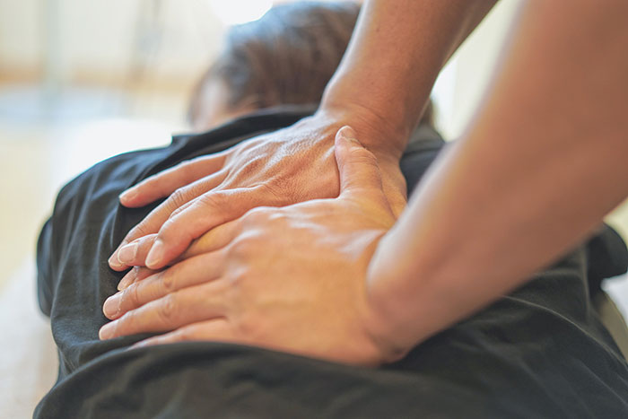 ぎっくり腰でお悩みの方は当院にお任せください